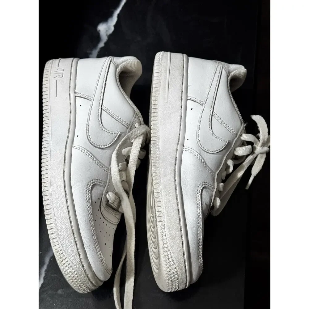 Nike Air Force 1 Low (GS) Youth's Sz 4Y Sneakers Triple‎ White
